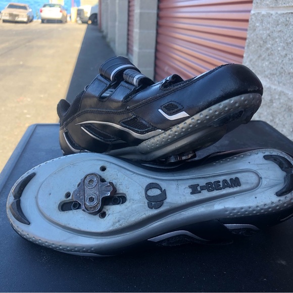 Pearl Izumi I-Beam Mens Cycling Shoes Black White Mesh Low Top Size 39/6.5US - Picture 11 of 12